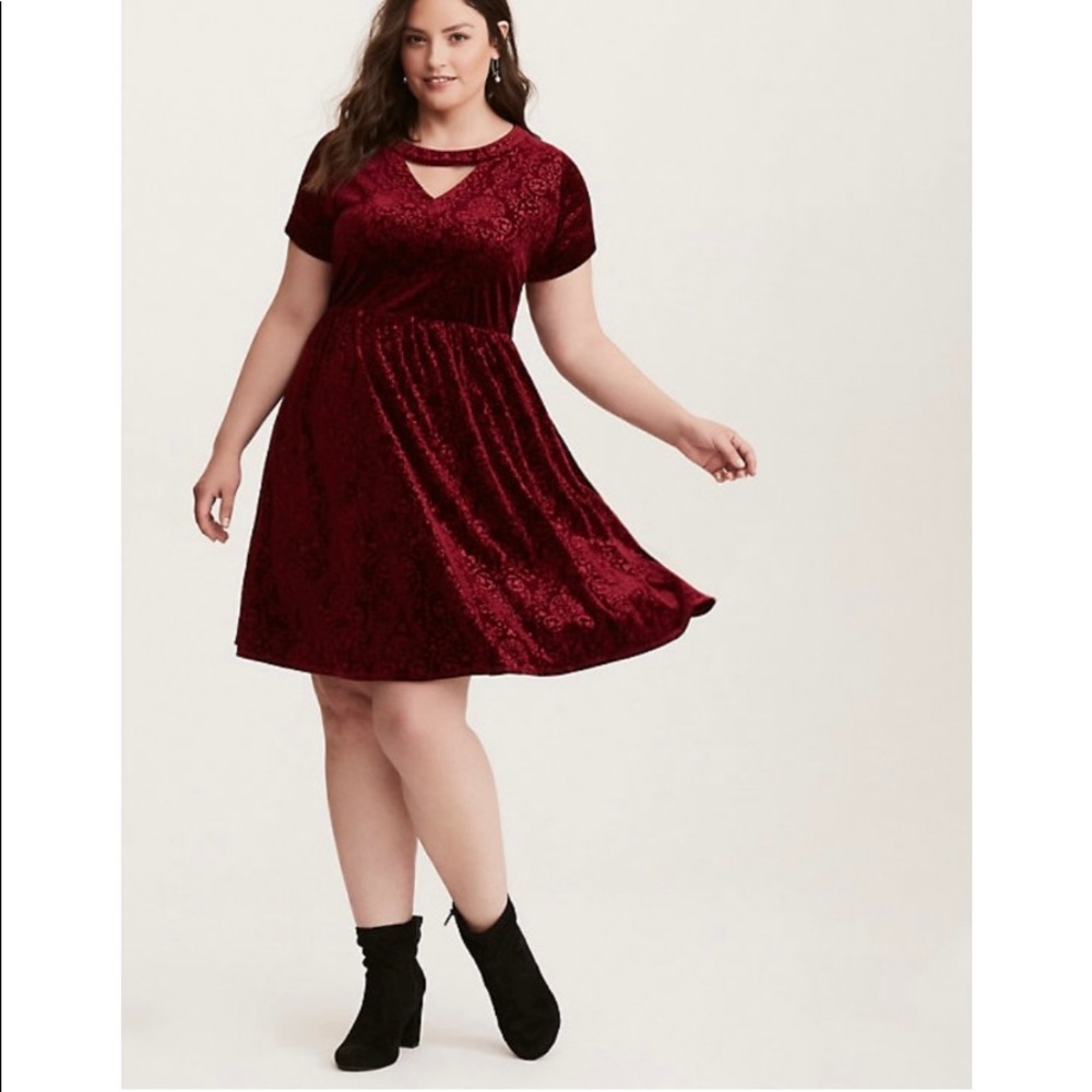 EUC Torrid Disney Mickey Mouse Red Velvet Dress 3X